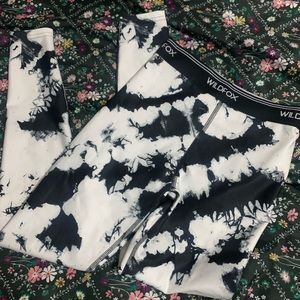 Like new. WildFox leggings